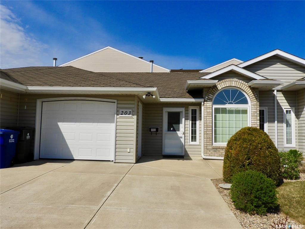 NEW LISTING! 410 PETERS STREET UNIT 103, WARMAN